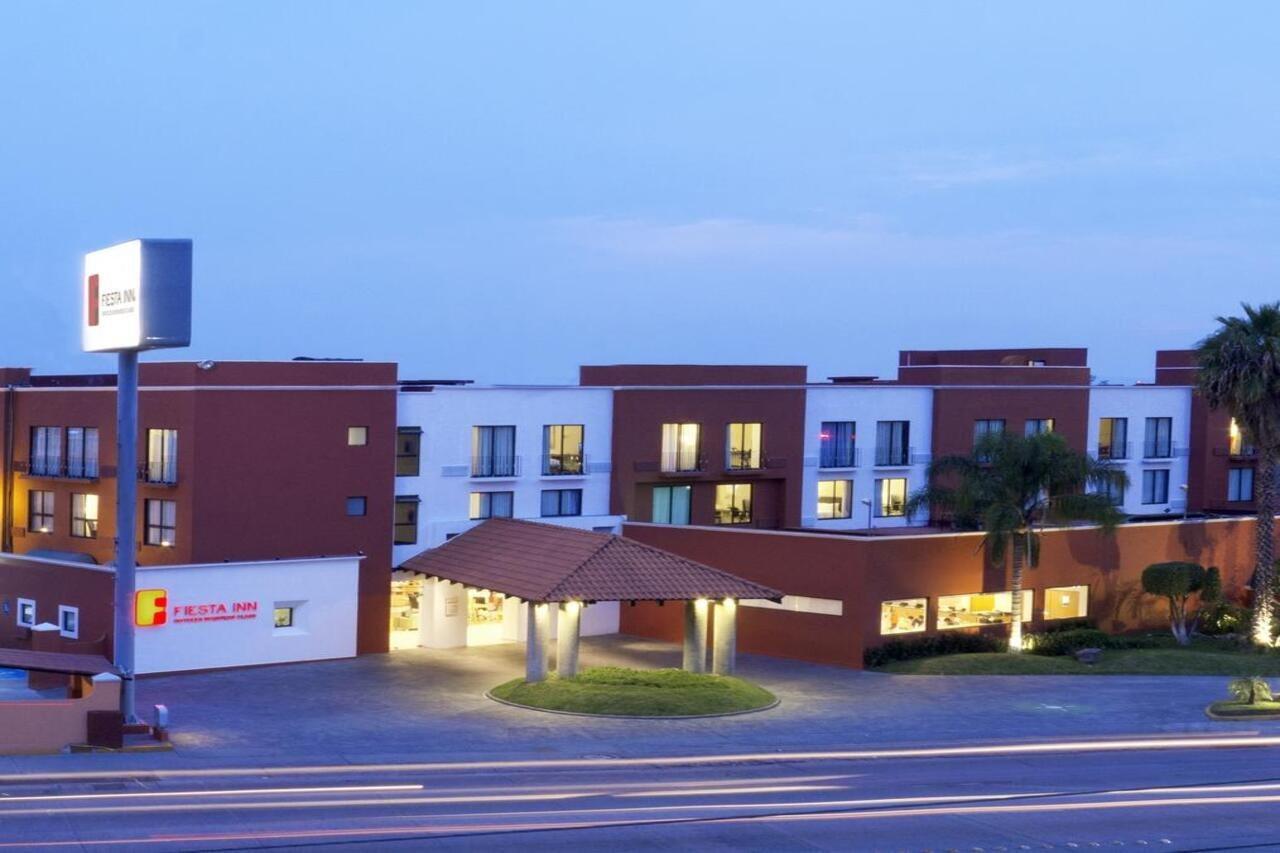 Fiesta Inn Леон Экстерьер фото