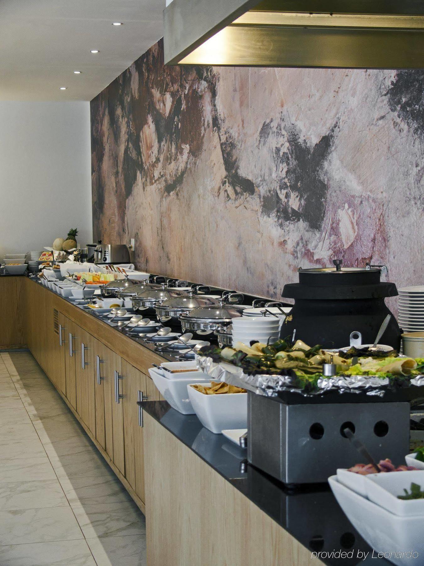 Fiesta Inn Леон Ресторан фото